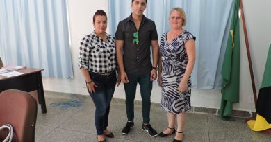 Prefeita de Seringueiras recebe médicos do Programa Mais Médicos Prefeita de Seringueiras recebe médicos do Programa Mais Médicos